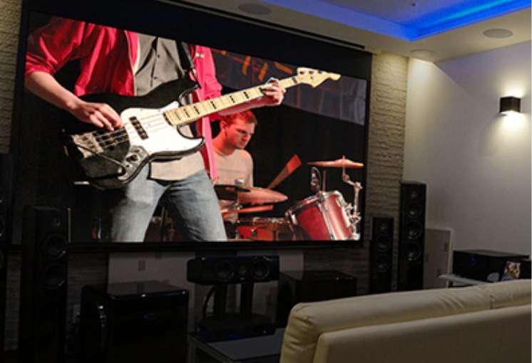 趣味に没頭できるホームシアター専用室に
